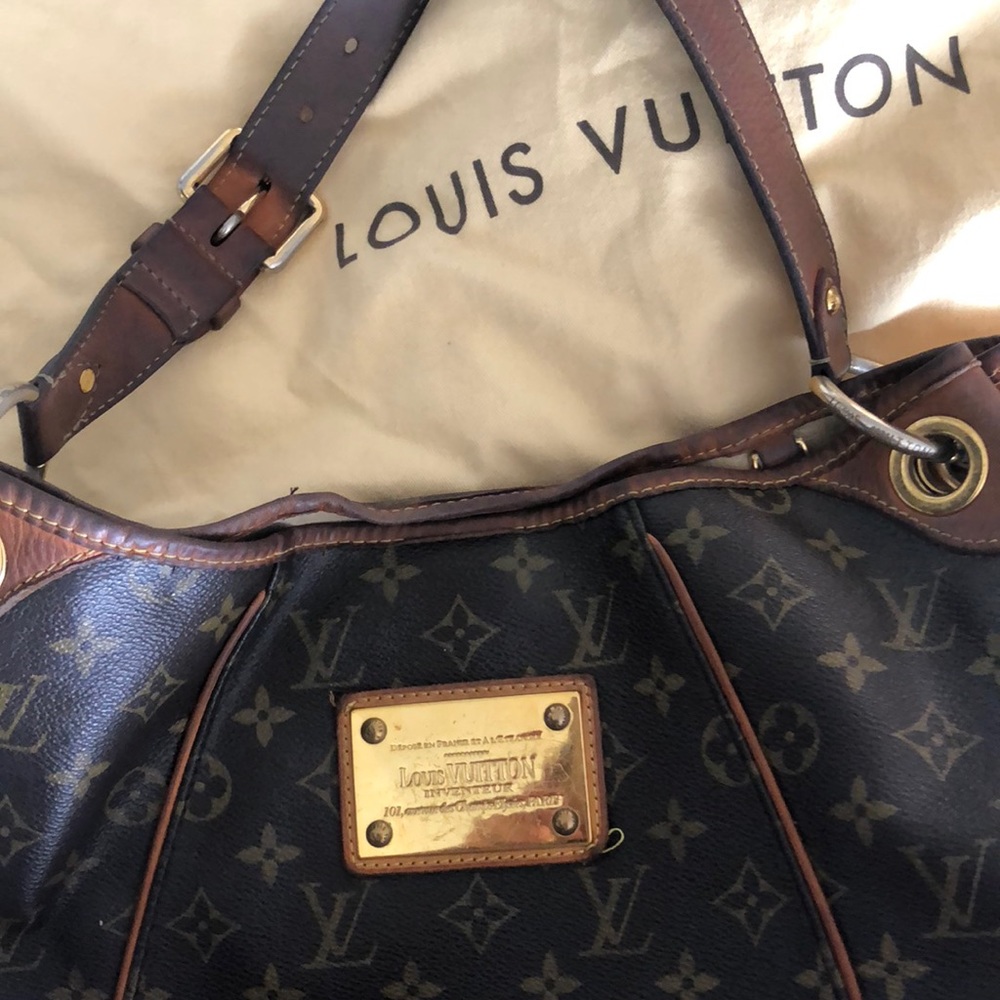 Louis Vuitton Galliera Pm